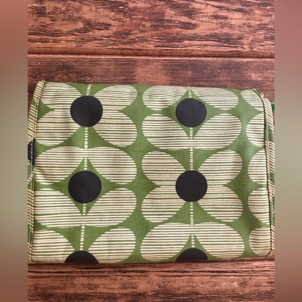 Orla Kiely Green and Black Retro Floral Zip Pouch - Picture 2 of 7